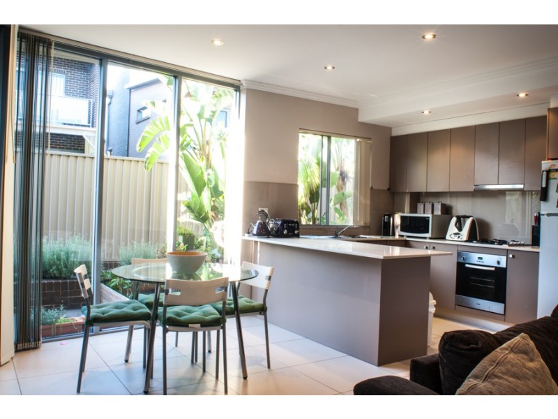 4/16 MYERS STREET, Roselands NSW 2196