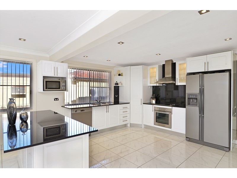 106 Ludgate St, Roselands NSW 2196