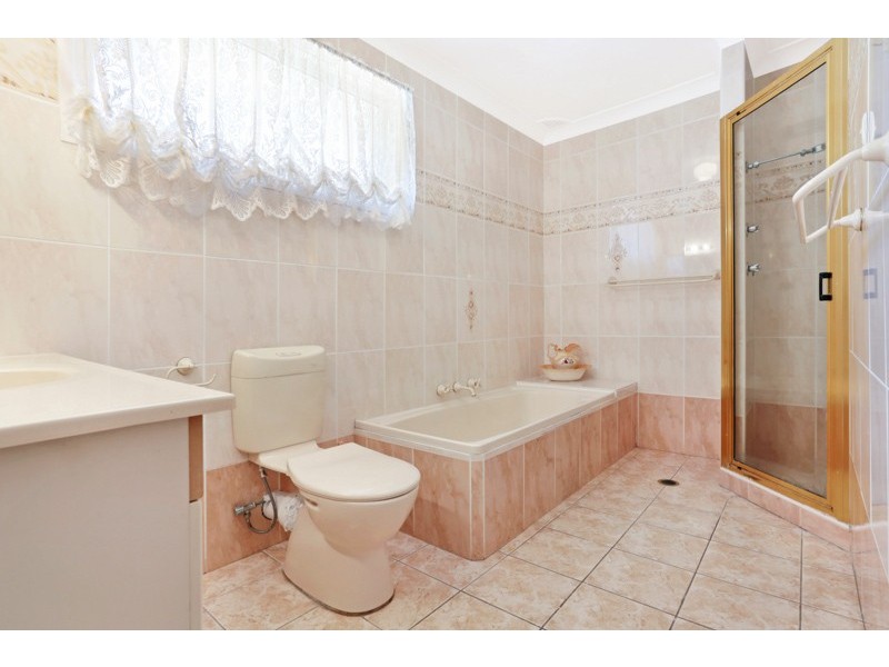 35 Clyde Ave, Moorebank NSW 2170