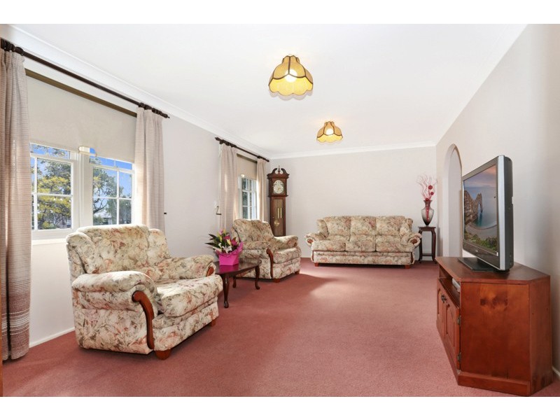 35 Clyde Ave, Moorebank NSW 2170