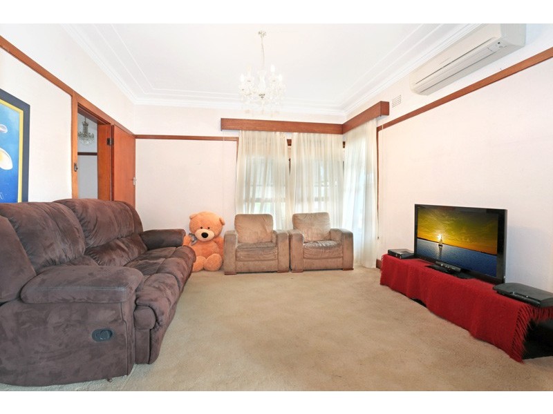 5 WARRAWEE PLACE, Beverly Hills NSW 2209