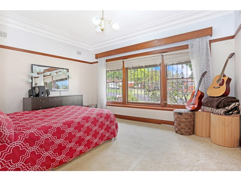 5 WARRAWEE PLACE, Beverly Hills NSW 2209