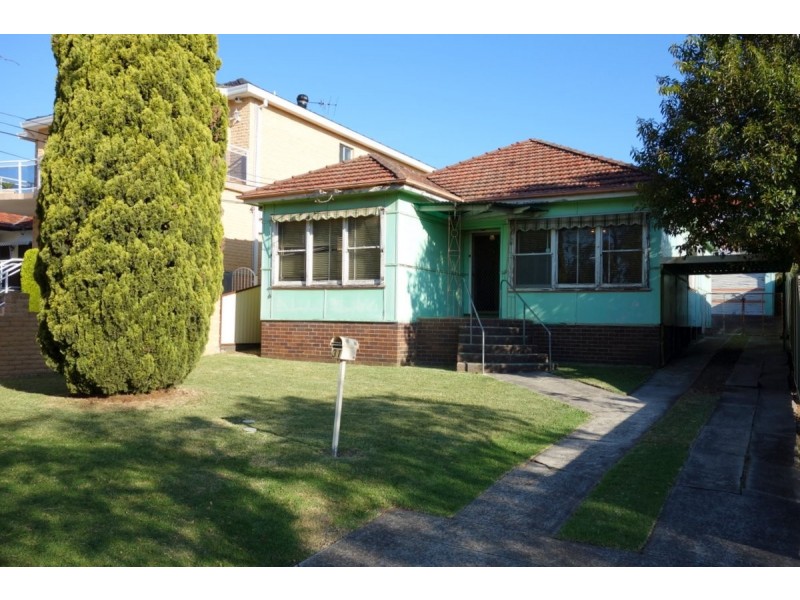 31 Martin St, Roselands NSW 2196