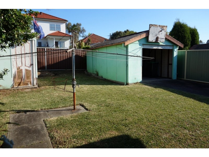 31 Martin St, Roselands NSW 2196