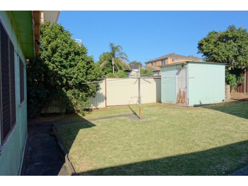 31 Martin St, Roselands NSW 2196