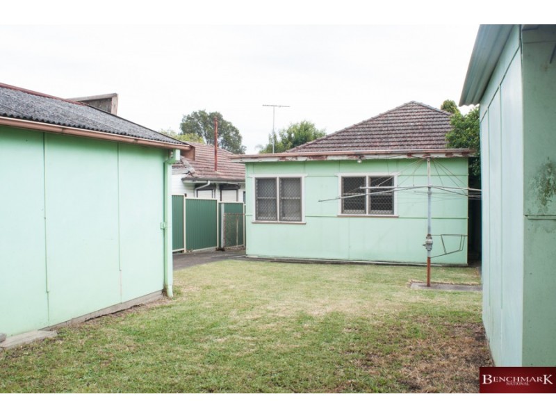 31 Martin St, Roselands NSW 2196