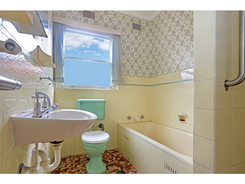 24 Seaforth Ave, Oatley NSW 2223