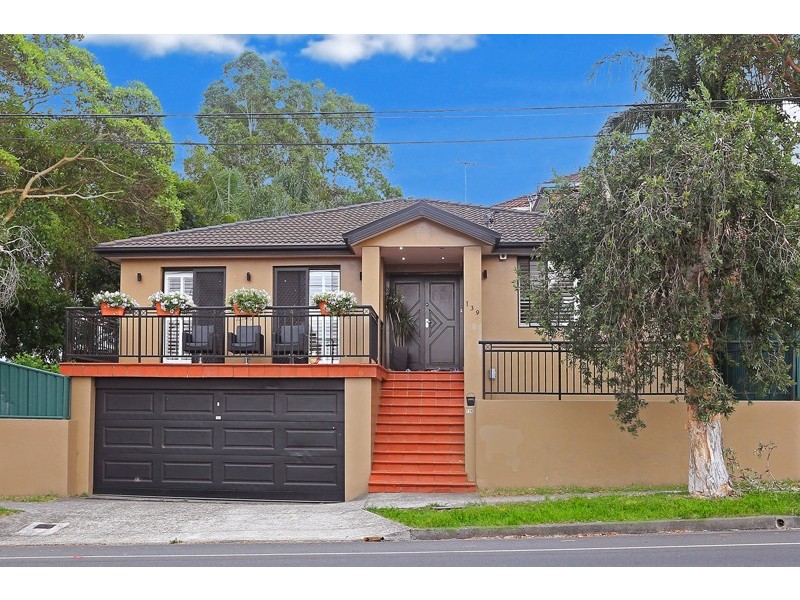 139 Moorefields Road, Roselands NSW 2196