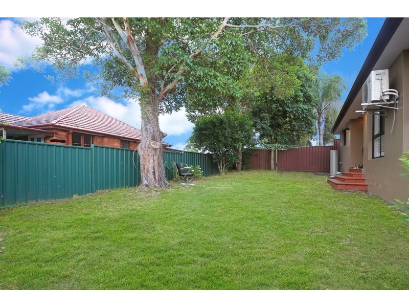 139 Moorefields Road, Roselands NSW 2196