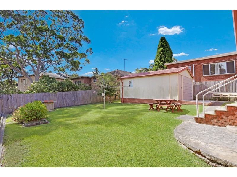5 Roseview Ave, Roselands NSW 2196