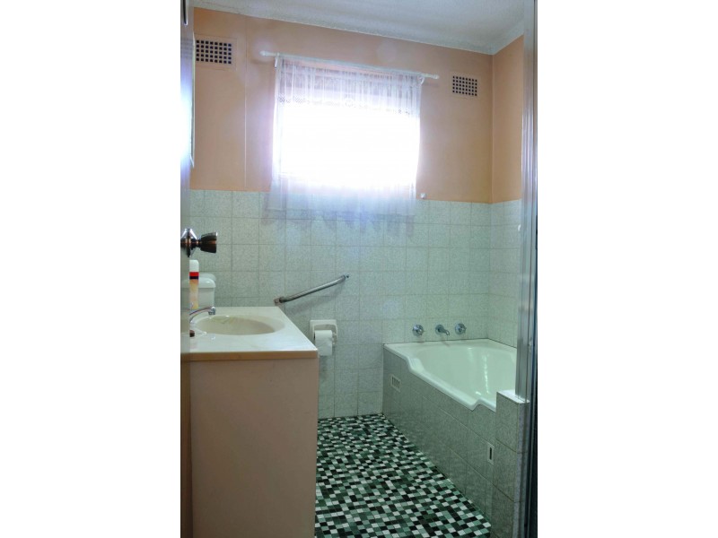 9/15 ST ALBANS ROAD, Kingsgrove NSW 2208