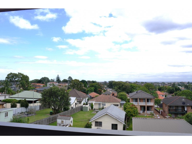 9/15 ST ALBANS ROAD, Kingsgrove NSW 2208