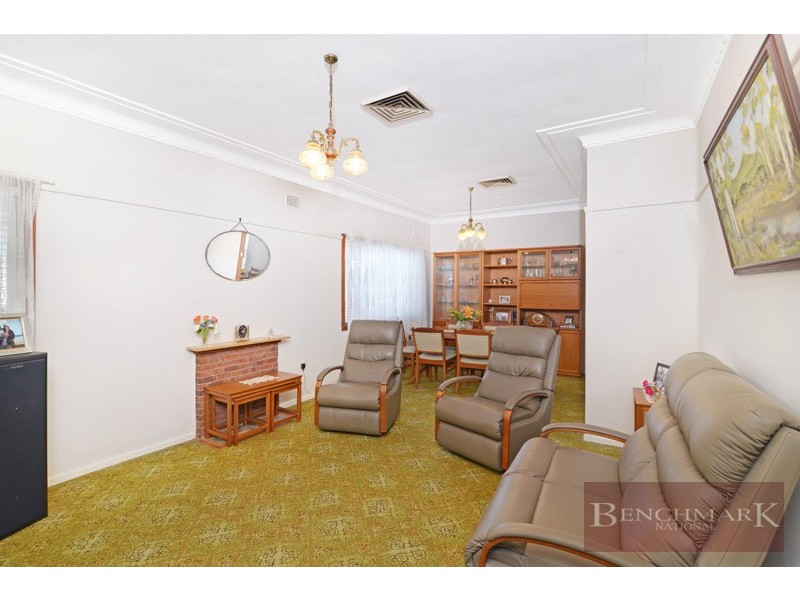 30 LEIGH AVE, Roselands NSW 2196