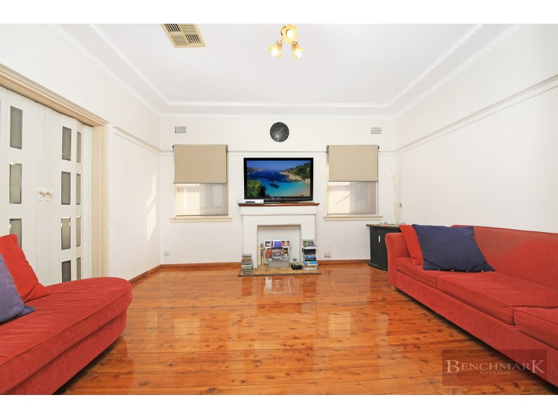 5 BUNGALOW ROAD, Roselands NSW 2196