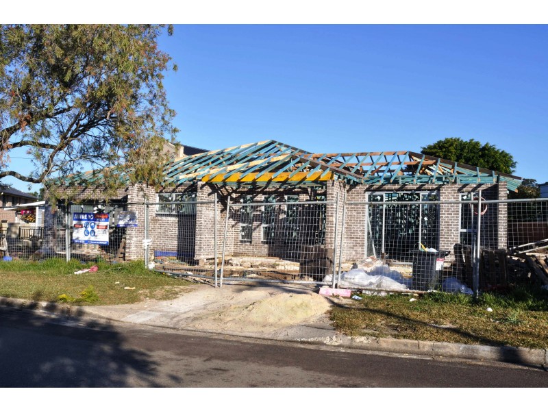 14 SANDRA CRESCENT, Roselands NSW 2196