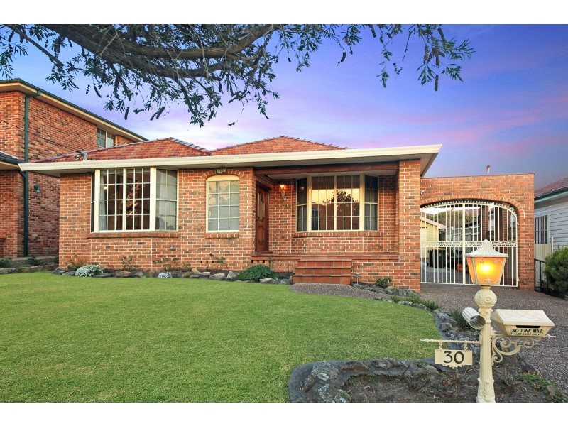 30 RAYMOND AVE, Roselands NSW 2196