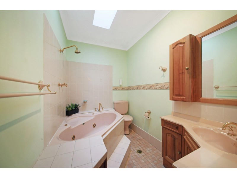 30 RAYMOND AVE, Roselands NSW 2196