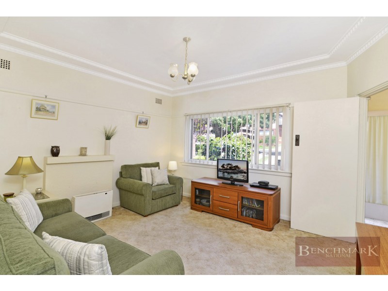 12 MIDLOTHIAN AVE, Beverly Hills NSW 2209