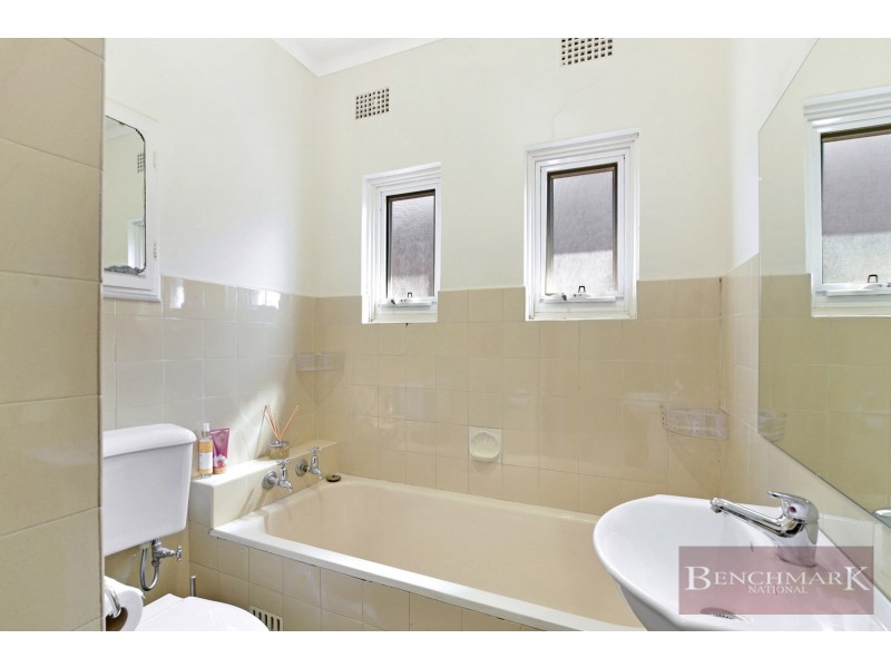 12 MIDLOTHIAN AVE, Beverly Hills NSW 2209