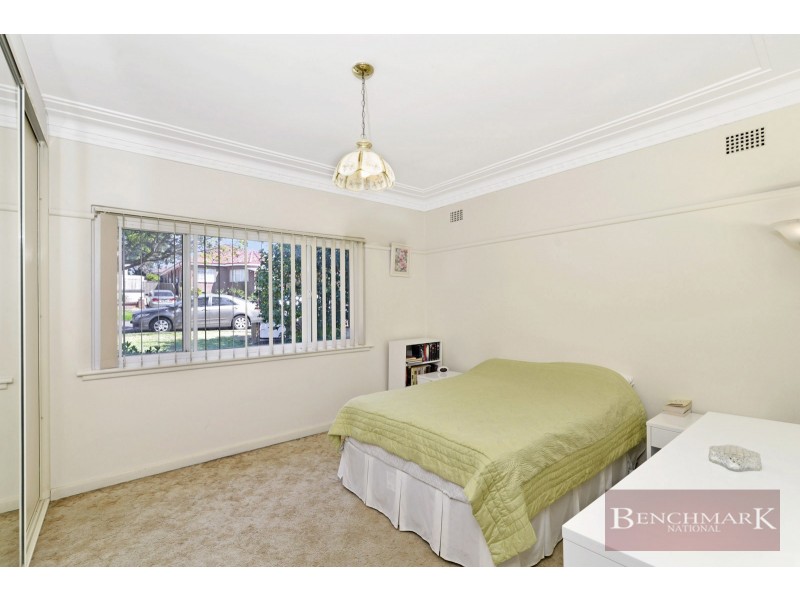 12 MIDLOTHIAN AVE, Beverly Hills NSW 2209