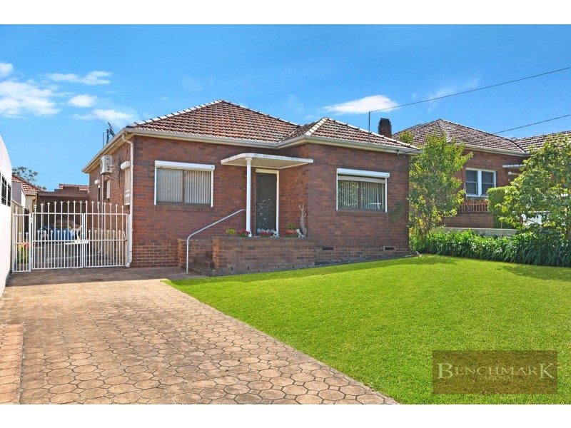 6 Mayfair Crescent, Beverly Hills NSW 2209