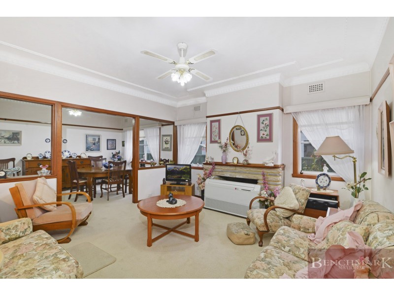 20 Rosebank Ave, Kingsgrove NSW 2208