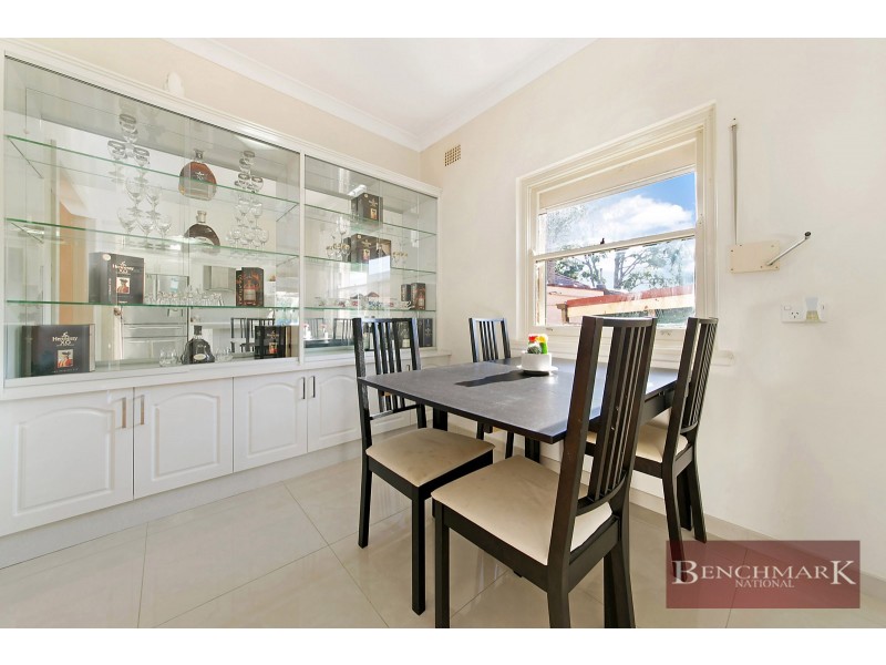 6 HUNTINGDALE AVE, Narwee NSW 2209