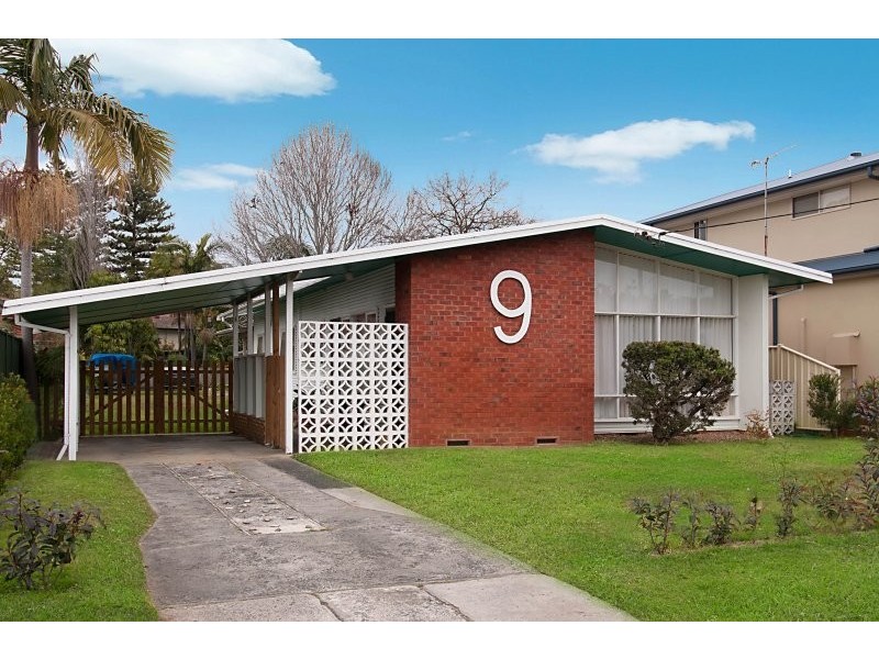 9 Robin Crescent, Woy Woy NSW 2256