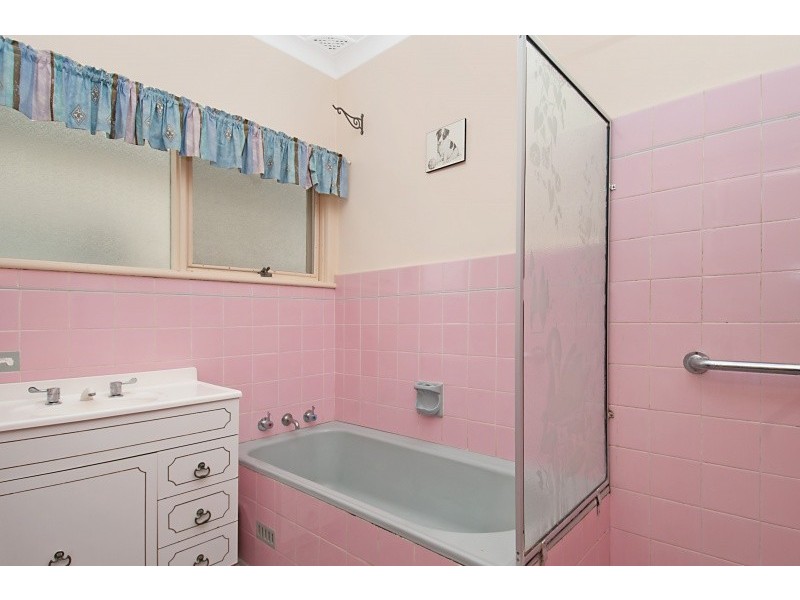 9 Robin Crescent, Woy Woy NSW 2256