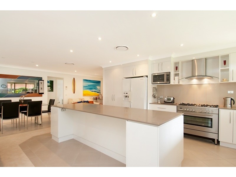 8 Macquaire Place, Umina Beach NSW 2257