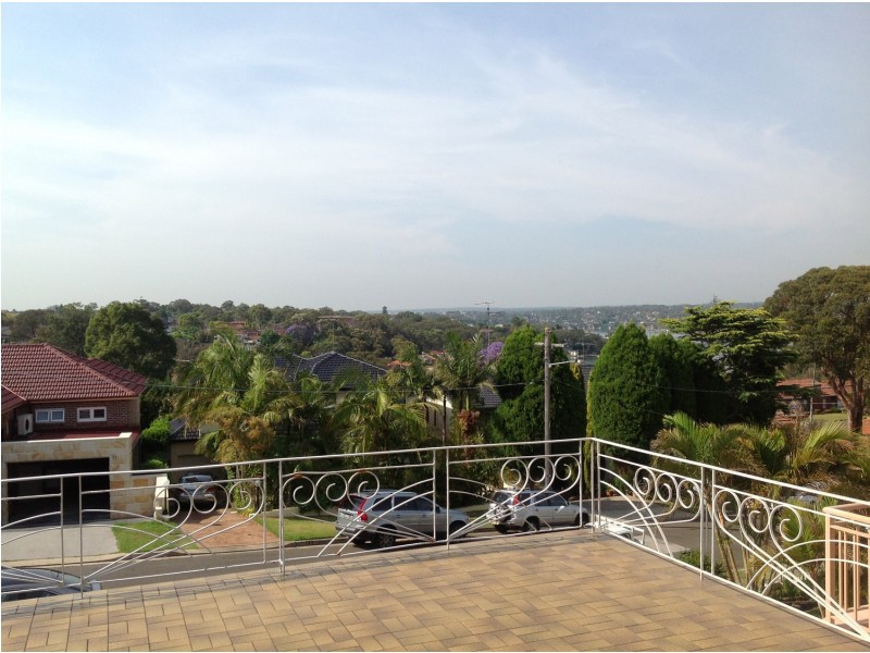 11 CRAWFORD ST, Blakehurst NSW 2221