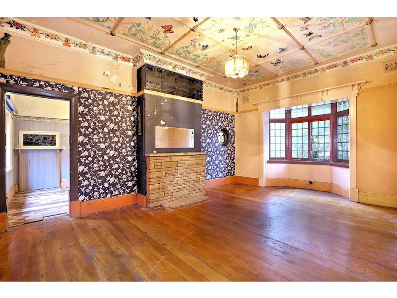 4 HALSTEAD STREET, South Hurstville NSW 2221