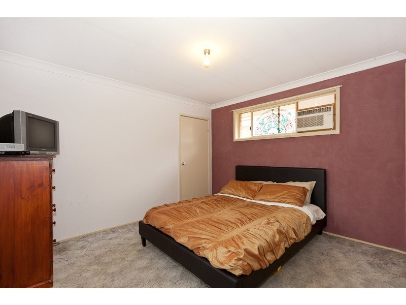 5 Hydrangea Pl, Macquarie Fields NSW 2564