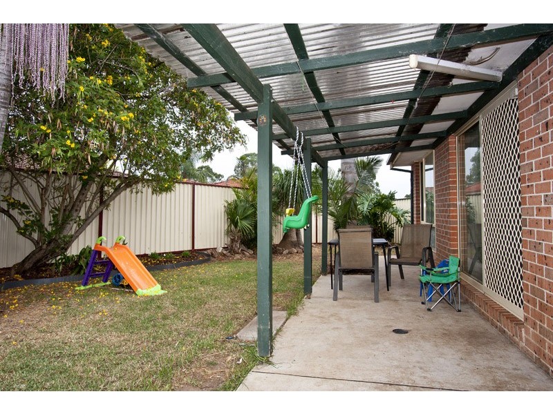 5 Hydrangea Pl, Macquarie Fields NSW 2564