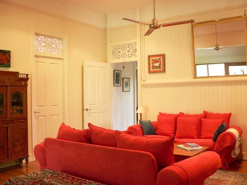 34 MOUNTAIN STREEET, Pomona QLD 4568