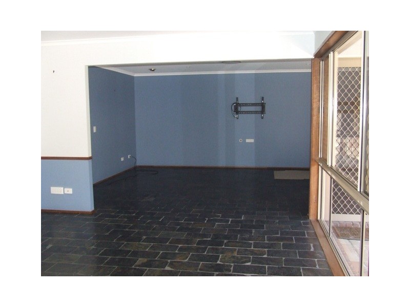 103 ARRABRI AVENUE, Mount Ommaney QLD 4074