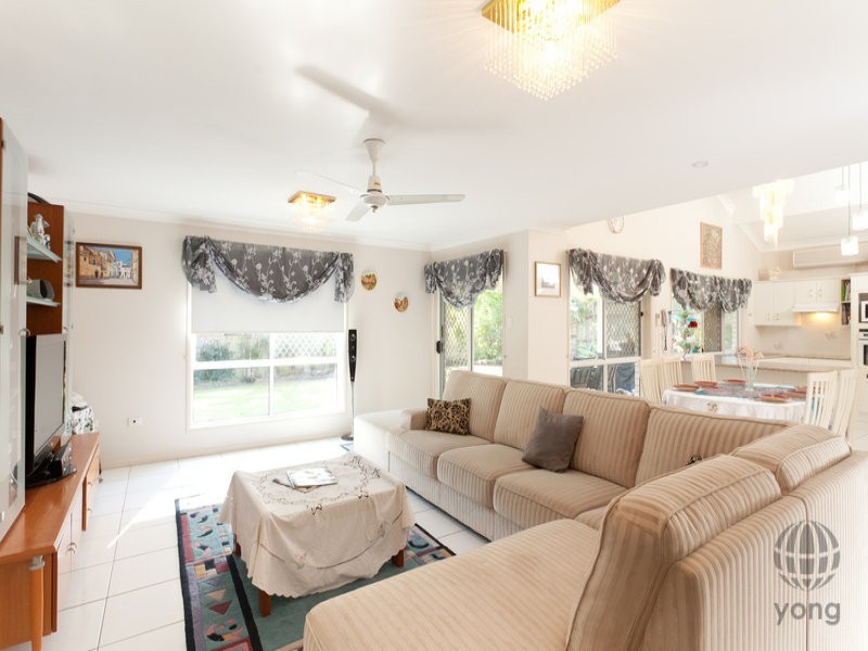 21 Lakewood Avenue, Parkinson QLD 4115