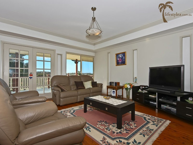 Pacific Pines QLD 4211