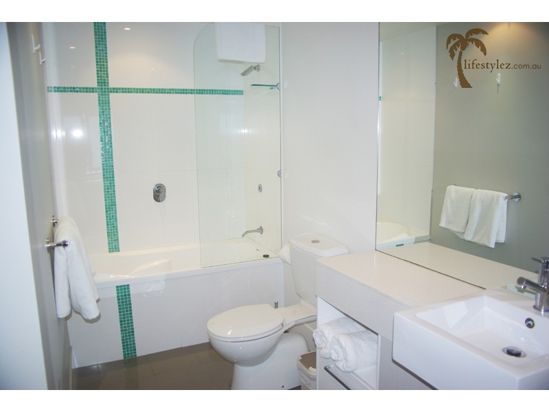 430 Marine Pde, Biggera Waters QLD 4216