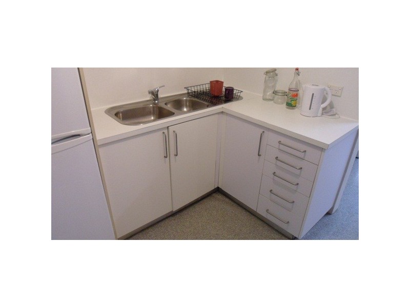 G01W/140 Carillon ave, Newtown NSW 2042