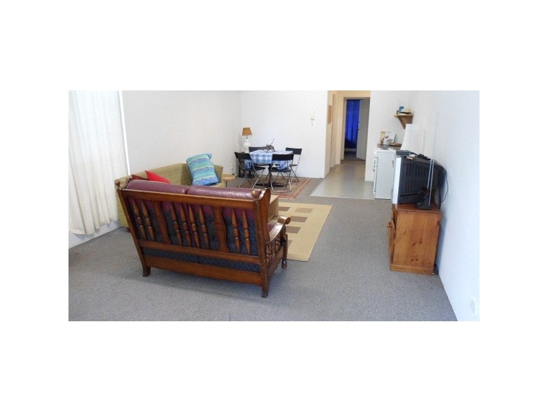 G01W/140 Carillon ave, Newtown NSW 2042