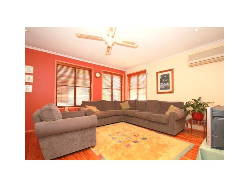 5 Brooke st, Georges Hall NSW 2198