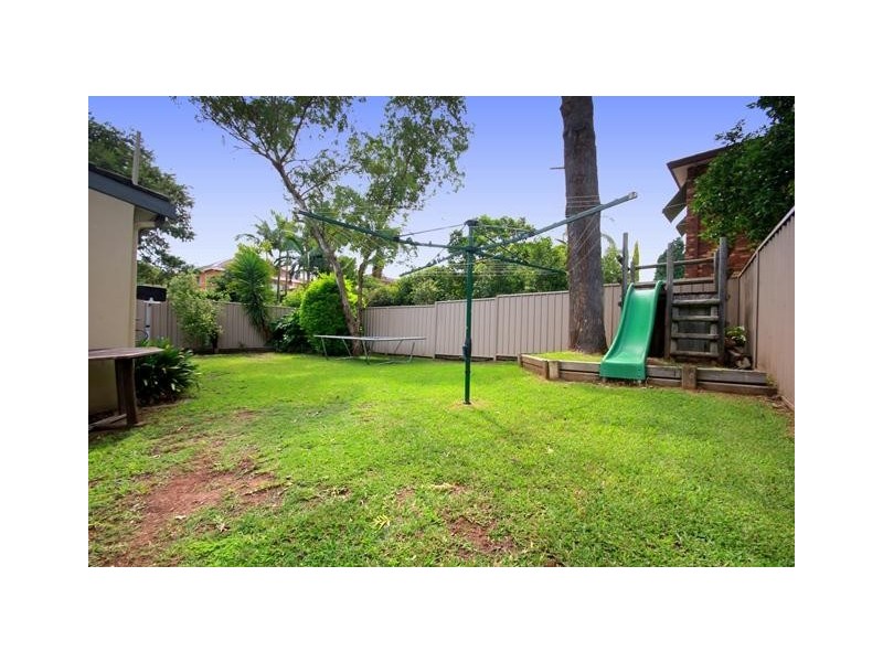 5 Brooke st, Georges Hall NSW 2198