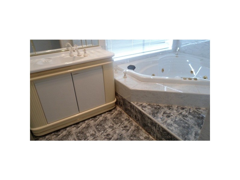 31 Junee cres, Kingsgrove NSW 2208