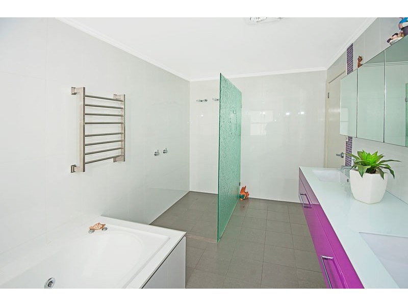 8 East St, Blakehurst NSW 2221