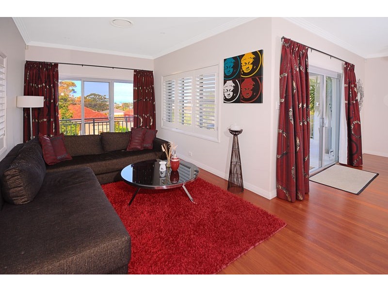 8 East St, Blakehurst NSW 2221