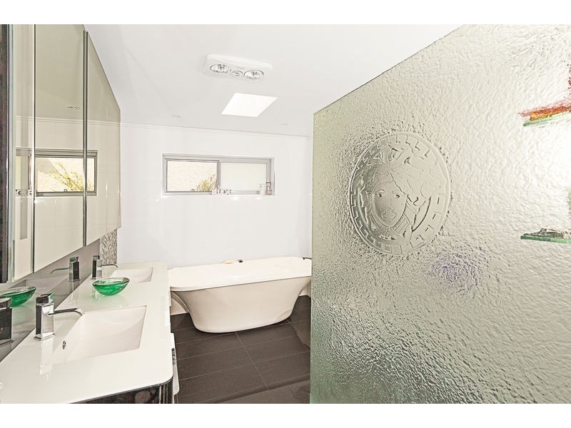 8 East St, Blakehurst NSW 2221