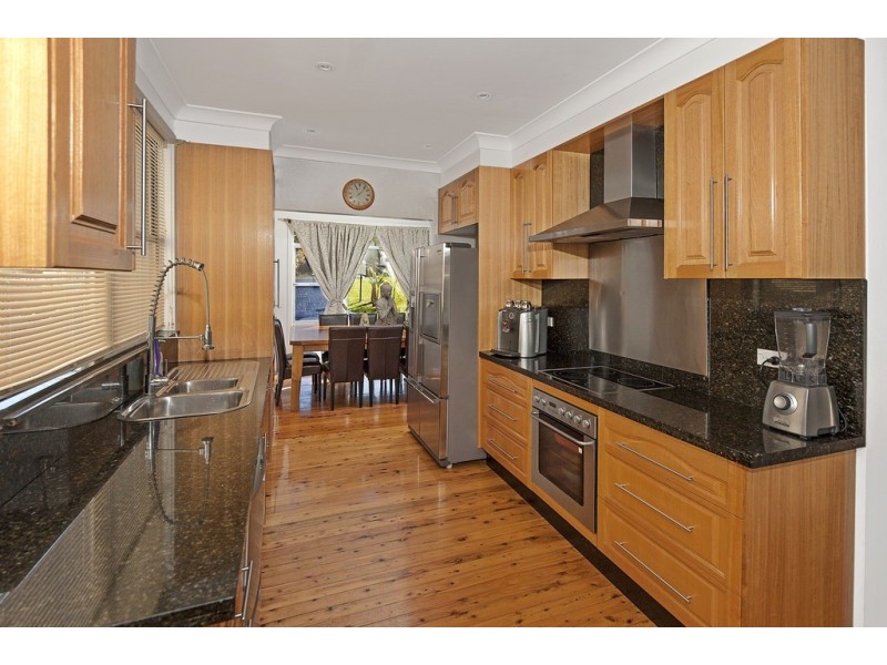 22 Curtis Ave, Taren Point NSW 2229