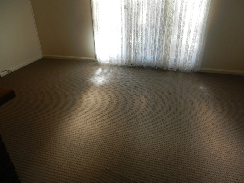 84 flora street, Kirrawee NSW 2232