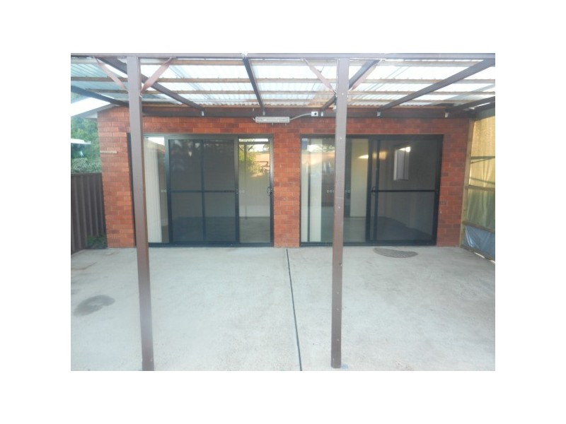 2 Glenbrook Crescent, Georges Hall NSW 2198